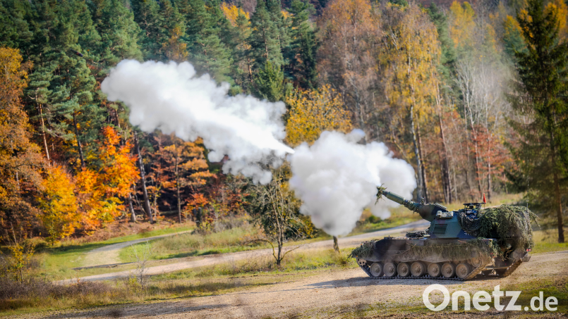 Die Panzerhaubitze 2000 des Panzerbataillons 375 beim scharfen Schuss auf dem Truppenübungsplatz in Grafenwöhr. Archivbild: K. Gleue