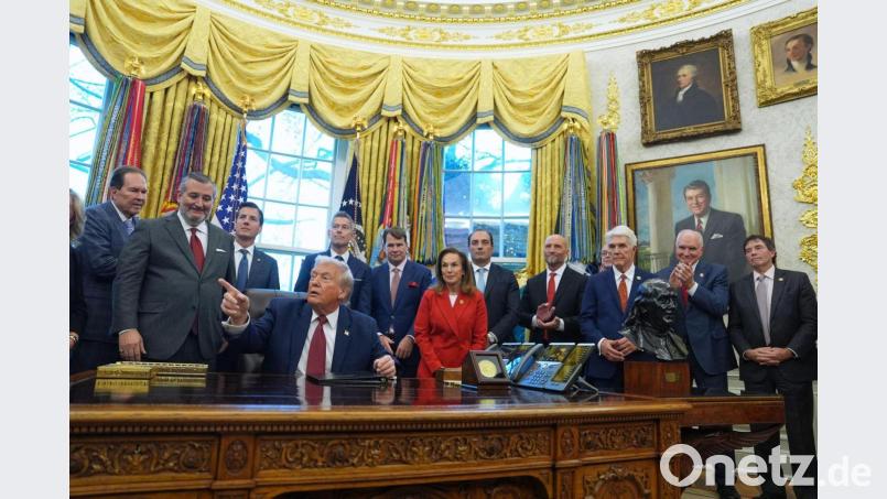 US-Präsident Donald Trump hält nichts von den Kraftstoffverbrauchsvorgaben seines Vorgängers Joe Biden. Bild: Evan Vucci/AP/dpa