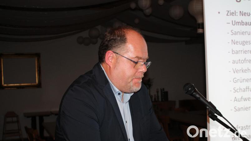 In seinem letzten Rechenschaftsbericht für eine Bürgerversammlung zog Bürgermeister Thorsten Hallmann eine umfangreiche Tätigkeitsbilanz. Bild: Bernhard Piegsa