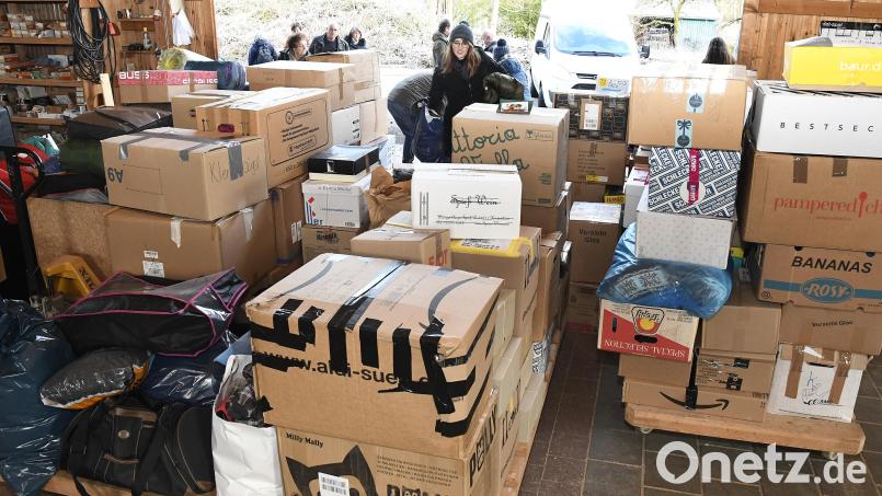Space-Eye und die OTH Amberg-Weiden haben erneut Pakete mit Sachspenden in die Ukraine geschickt. Dieses Mal wird die Universität Saporischschja unterstützt. Archivbild: Petra Hartl