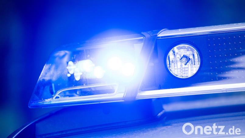 Stundenlange Sperrung auf der A3 bei Würzburg: Ein Lastwagen hatte dort am Morgen Feuer gefangen. (Symbolbild) Bild: Lino Mirgeler/dpa