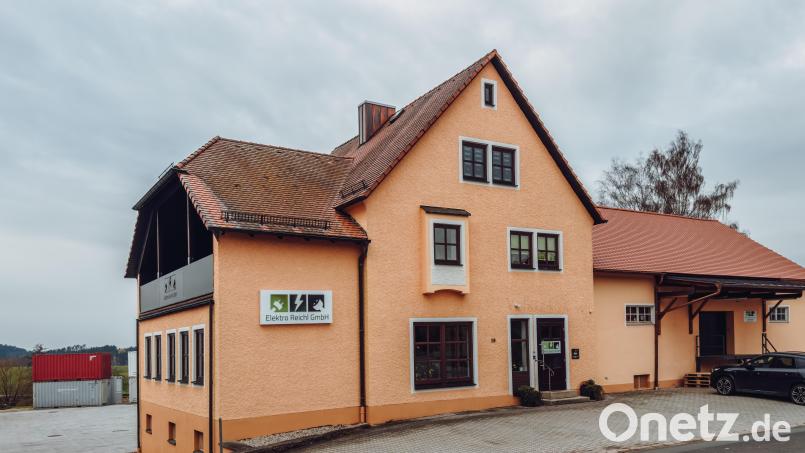 Die Elektro Reichl GmbH in Hohenthan bei Bärnau will ihr Betriebsgelände erweitern. Bild: Susanne Forster