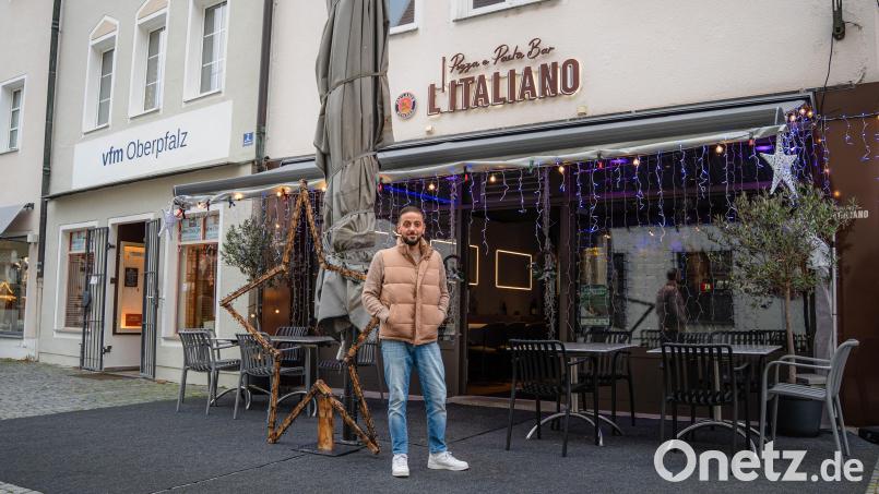 Mario Bruner (38) empfindet die Summe der Vorgaben rund um den Pavillon-Schirm als kaum nachvollziehbar. Bild: Noah Wegmüller-Kocher