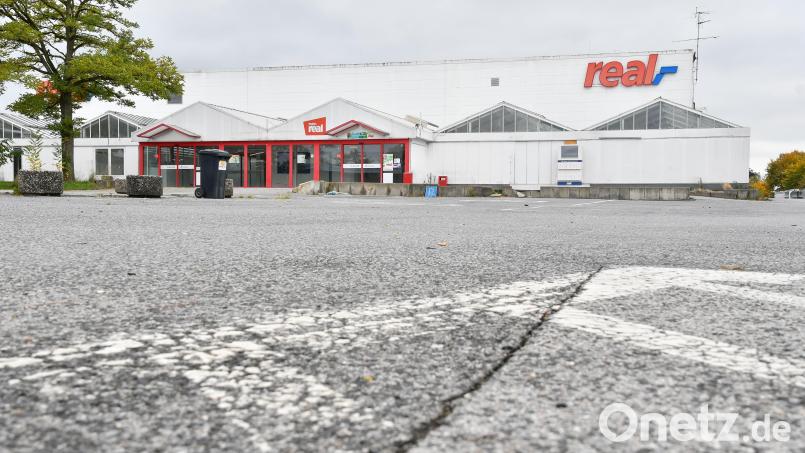 Ehemaliger real Markt in Amberg. Hier wurde jetzt eingebrochen. Bild: Petra Hartl