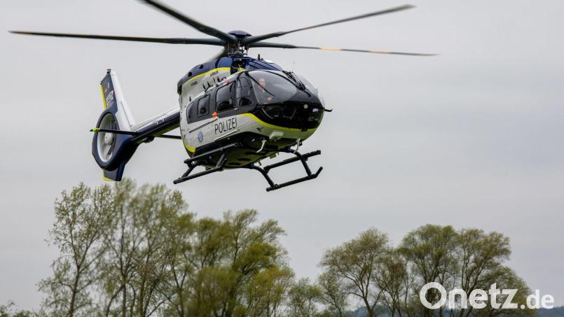Die Grünen kritisieren hohe Kosten für den geplanten Umzug der Hubschrauberstaffel der bayerischen Polizei (Archivbild). Bild: Stefan Puchner/dpa