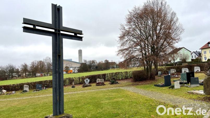 Ab 2026 werden die Gebühren für die Nutzung der beiden Pirker Friedhöfe erhöht. Bild: Gabi Schönberger