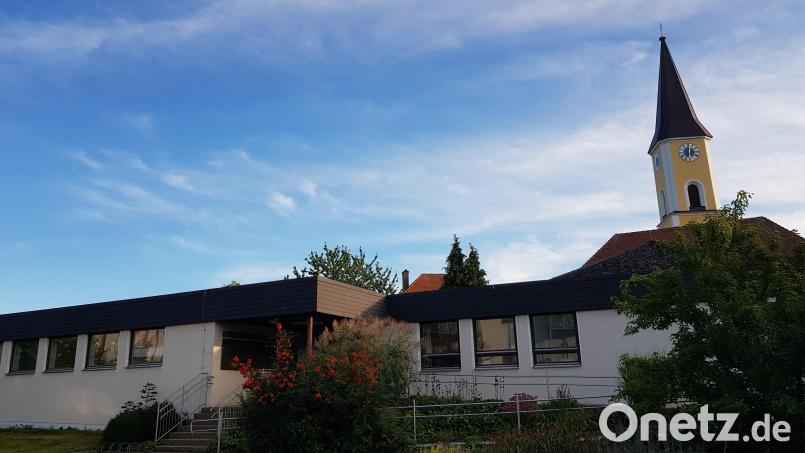 Der Kindergarten muss saniert und erweitert werden – oder vielleicht doch neu gebaut? Die Pläne sollen Anfang 2026 vorgestellt werden, hieß es in der Bürgerversammlung. Das bedeutet für den ohnehin verschuldeten Markt Moosbach enorme finanzielle Anstrengungen. Archivbild: gi