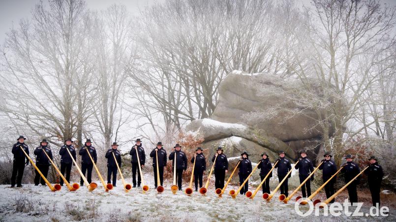 Der "Stiftländer Alphornwahnsinn" ist seit März diesen Jahres ein eigenständiger Verein, der auch Mitglied im Nordbayerischen Musikbund ist. In der Adventszeit haben die Musiker viele Auftritte. Bild: Renate Bauer-Zölch