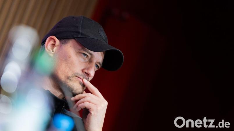 Alexander Blessin äußerte auf der Pressekonferenz nach dem Spiel in Köln deutliche Kritik. Bild: Rolf Vennenbernd/dpa