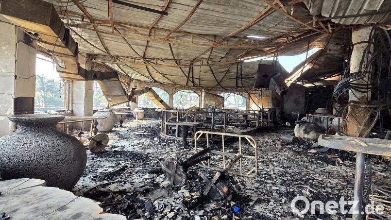 Die verkohlten Innenräume eines Nachtclubs, der am frühen Sonntag in Brand geraten war, sind in Arpora, Goa, zu sehen. (Foto aktuell) Bild: Uncredited/AP/dpa