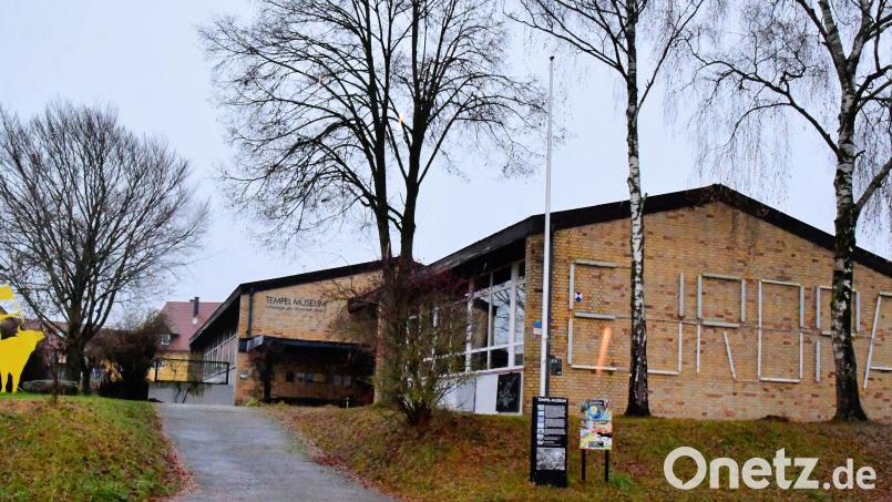 Das im Eigentum der Gemeinde Freudenberg stehende ehemalige Schulhaus in Etsdorf, derzeit genutzt als Tempelmuseum der Freunde der Glypothek und dem SV Etsdorf soll im Zuge einer einfachen Dorferneuerung saniert werden. Bild: sche