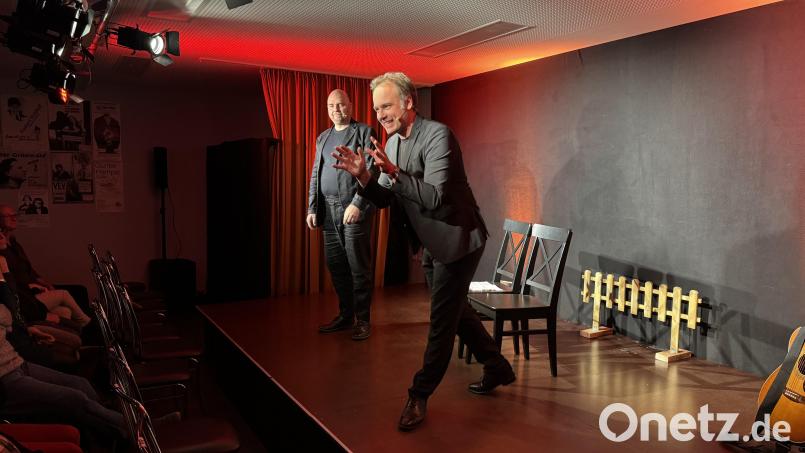 In dem knapp zweistündigen Programm spielten sich die Kabarettisten René Sydow und Christian Miedreich quer durch Deutschland und nahmen das Land und dessen Bewohner kräftig aufs Korn. Bild: mgo