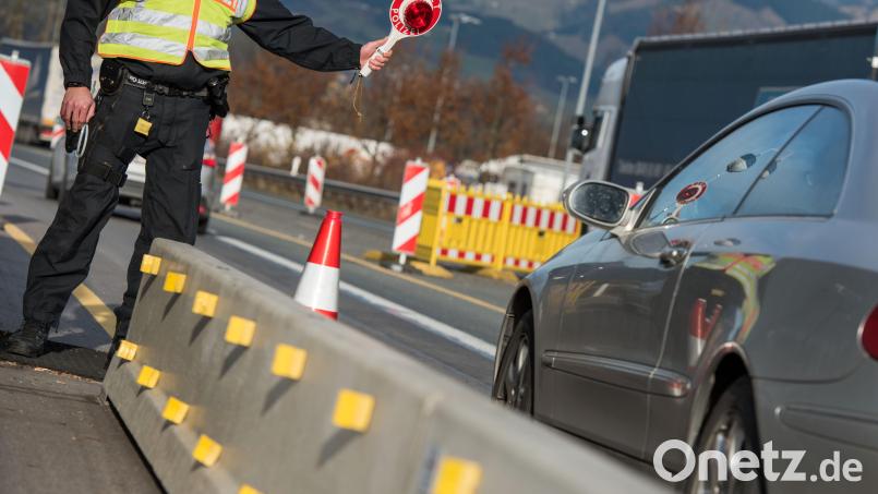 Die Bundespolizei Waidhaus hat am Wochenende auf der A6 drei gesuchte Straftäter gestoppt. Bild: Bundespolizei