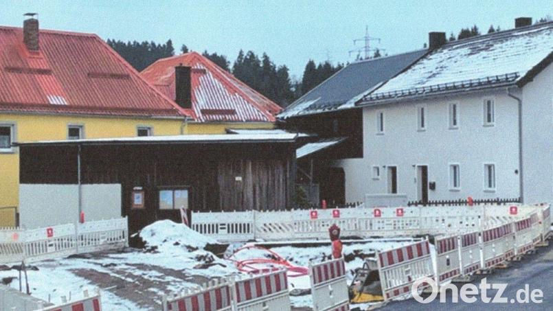 Das Bild zeigt eine der Investitionen der Gemeinde Neusorg, die Dorferneuerung Riglasreuth. Bild: Gemeinde Neusorg