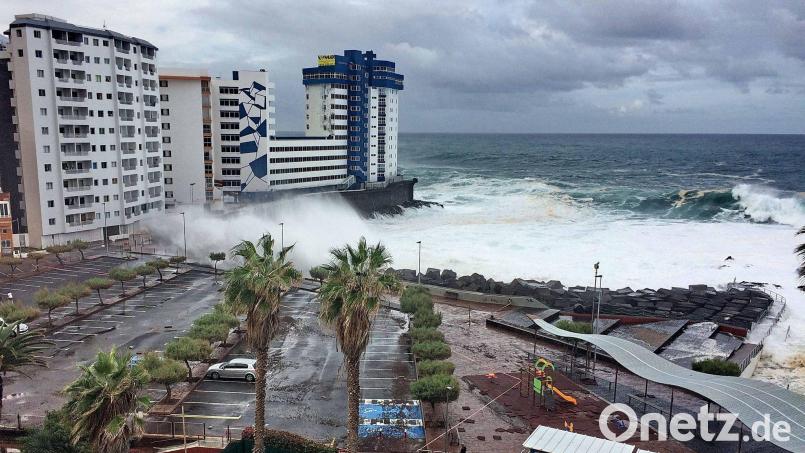 Im Herbst und im Winter ist es auf den Kanaren in Küstennähe nicht immer ungefährlich. (Archivfoto) Bild: Cedida/Europa Press/dpa