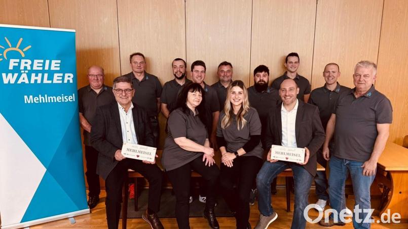 Bürgermeister Franz Tauber (vorne links) will weiter Bürgermeister von Mehlmeisel bleiben. Bild: Freie Wähler Mehlmeisel/exb