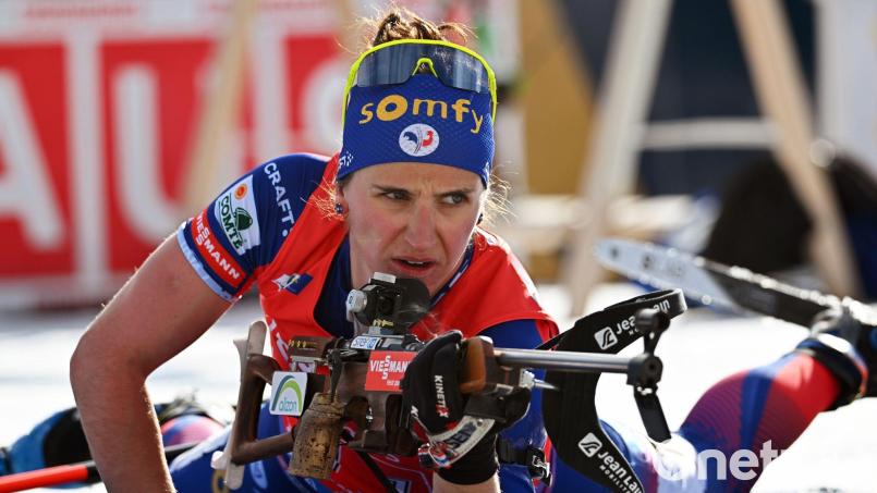 Julia Simon kehrt nach ihrer Sperre zurück in den französischen Weltcupkader. (Archivbild) Bild: Martin Schutt/dpa