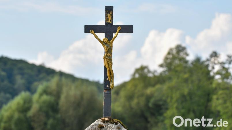 Ein Feldkreuz – hier ein Symbolbild – hat ein Unbekannter in der Nähe von Teublitz gestohlen. Symbolbild: Petra Hartl