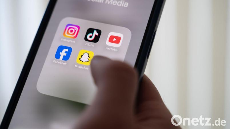 In Australien sind Benutzerkonten für unter 16-Jährige bei Instagram und Co künftig verboten. (Symbolvild) Bild: Alicia Windzio/dpa