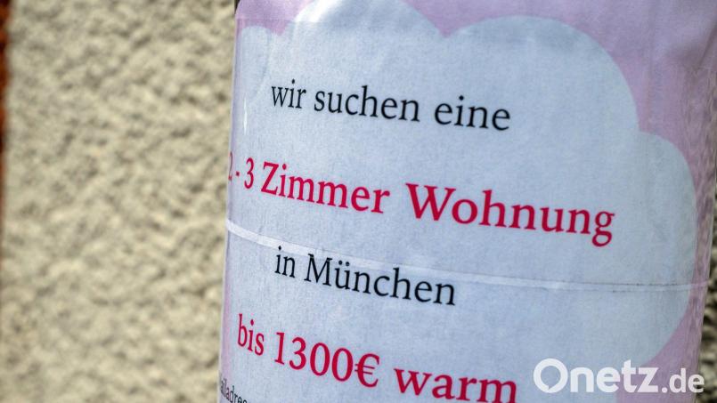 Die hohen Mieten machen vielerorts in Bayern die Wohnungssuche zum Problem - insbesondere ärmere Menschen leiden unter den hohen Mietkosten im Freistaat. (Symbolbild) Bild: Peter Kneffel/dpa