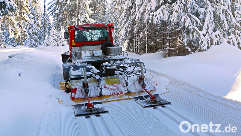 Obwohl es im Steinwald immer weniger Schnee gibt, hält der Gemeinderat Friedenfels an einer weiteren Rücklagenbildung durch die Zweckgemeinschaft Steinwaldloipe für einen möglichen neuen Loipenbully fest. Archivbild: bsc