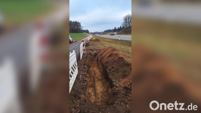 Um dieses Hauptkabel der Telekom geht es: Es wurde bei Bauarbeiten an der B 85 zwischen Amberg und Schäflohe an mehreren Stellen beschädigt - mit gravierenden Folgen für 40 Kunden. Bild: Deutsche Telekom