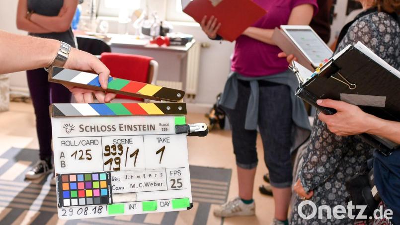 Dreharbeiten einer bereits vergangenen Staffel von Schloss Einstein im Jahr 2018. (Archivbild) Bild: Jens Kalaene/dpa-Zentralbild/dpa