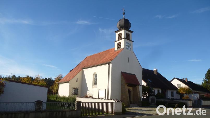 In den Erhalt der 1934 der Gottesmutter geweihten Dorfkirche in Dürnast wird investiert. Bild: Siegfried Bock