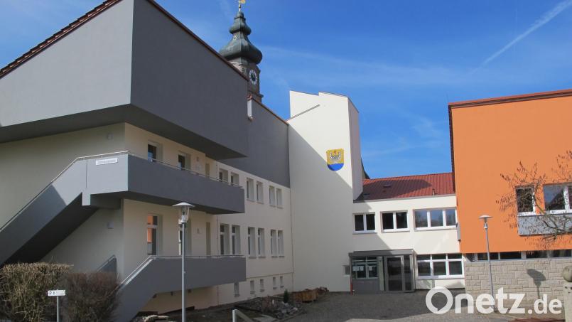 Ein Bild der Moderne vermittelt das vor 50 Jahren eingeweihte neue Verwaltungsgebäude des Rathauses. Bild: Fred Lehner