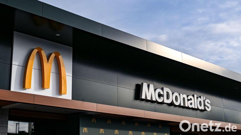 Im Internet hagelte es negative Reaktionen über den „KI-Mist“. (Symbolbild) Bild: Jens Kalaene/dpa