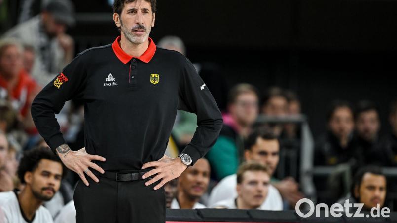 Basketball-Bundestrainer Alex Mumbrú spricht über seine schwere Zeit bei der EM. (Archivfoto) Bild: Harry Langer/dpa