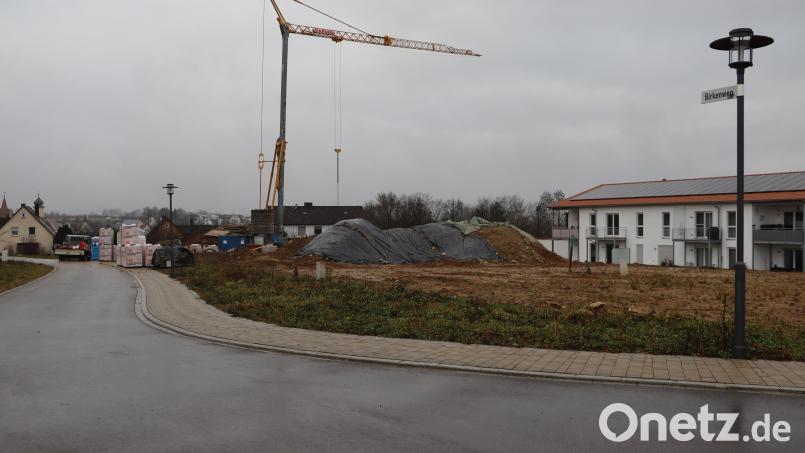 Das neue Baugebiet am östlichen Ortsrand von Edelsfeld. Hier widmete der Gemeinderat jetzt eine Straße. Bild: gru