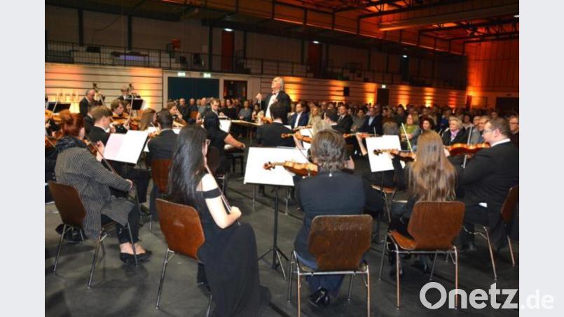 Die Smetana Philharmoniker Prag spielen ein Neujahrskonzert in Mitterteich. Archivbild: Josef Rosner