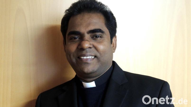 Pfarrer Robert Julius Johnrose ist seit Januar 2022 Seelsorger der Pfarreiengemeinschaft Neusorg-Pullenreuth. Archivbild: Bistum Regensburg/exb