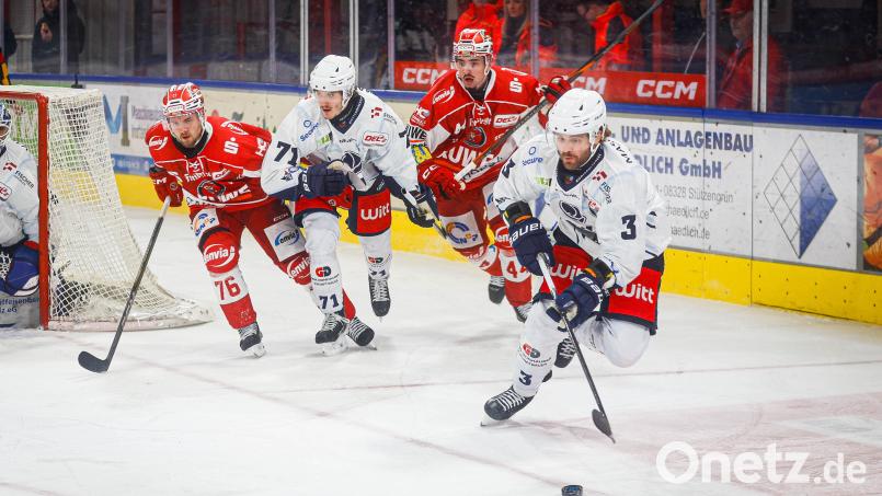 Tommy Muck und die Blue Devils Weiden haben am Freitagabend das Auswärtsspiel bei den Eispiraten Crimmitschau trotz deutlichem Chancenplus mit 1:2 verloren. Bild: Tommy Valdivia Castro