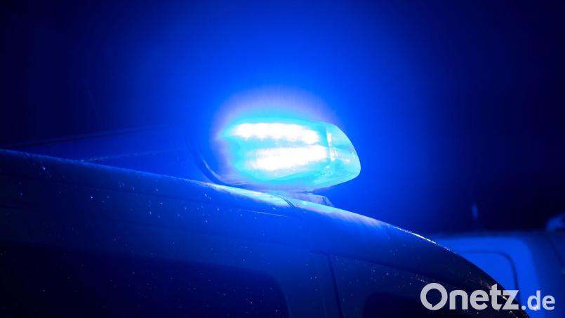 Fünf Männer sind festgenommen worden, weil sie mutmaßlich einen Anschlag auf einen Weihnachtsmarkt in Niederbayern geplant hatten. Symbolbild: Sarah Knorr/dpa