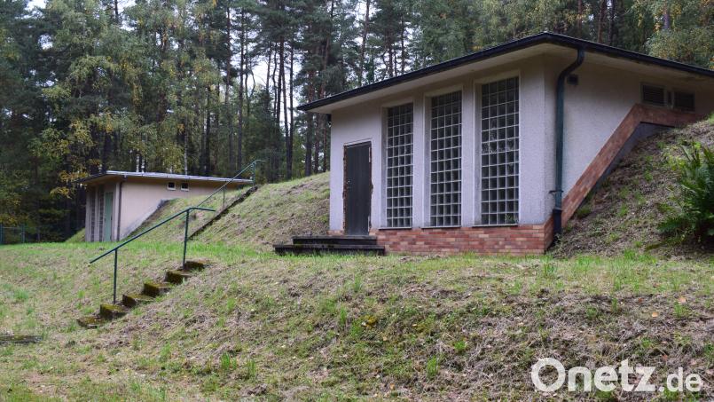 Mit der Sanierung des Hochbehälters Woppenhof II durch den Zweckverband Glaubendorfer Gruppe wird im nächsten Jahr begonnen. Der Hochbehälter Woppenhof I (im Hintergrund) wird rückgebaut. Bild: bnr