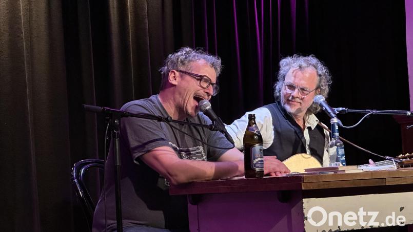 Marcus H. Rosenmüller (links) und Gerd Baumann bei einem etwas ungewöhnlichen Duett. Bild: ero