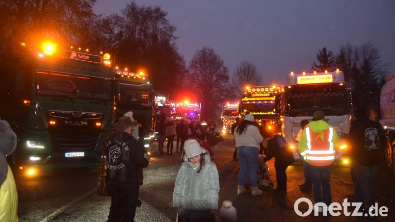 Tracks bis aus Thüringen und Sachsen mit Lichterketten einfasst, blinkten mit abertausenden Lichtern. Bild: fz