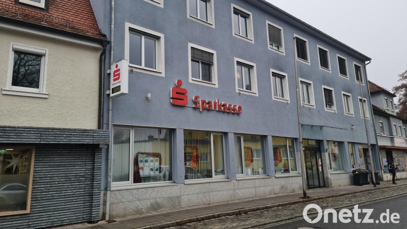 Die Filiale in Grafenwöhr soll auch nach der Fusion der Sparkasse Nord und der Vereinigten Sparkassen ein sicherer Standort bleiben, hieß es im Stadtrat von Grafenwöhr. Bild: sne