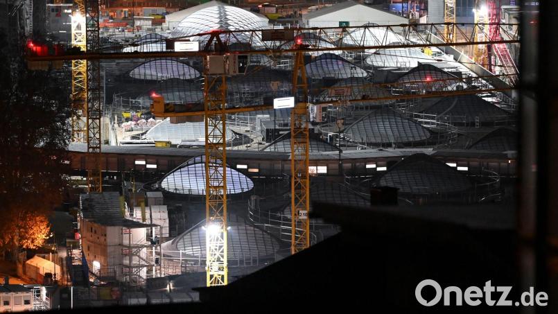 Wann gehen im neuen Stuttgarter Tiefbahnhof auch offiziell die Lichter an? Bild: Katharina Kausche/dpa