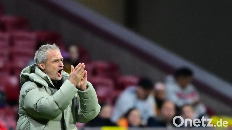 Bundestrainer Christian Wück hofft auf eine Einigung der Clubs der Frauen-Bundesliga mit dem DFB. (Archivbild) Bild: Sebastian Christoph Gollnow/dpa