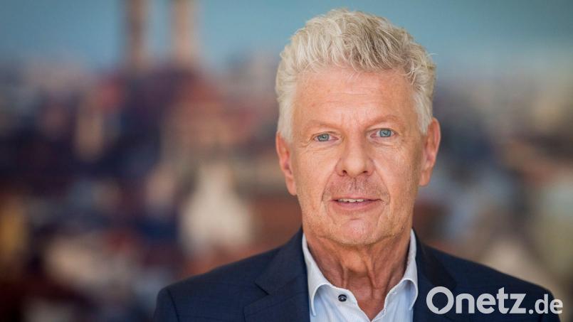 Dieter Reiter will das Geld zwischen Bund, Ländern und Kommunen anders verteilen. (Archivbild) Bild: Peter Kneffel/dpa