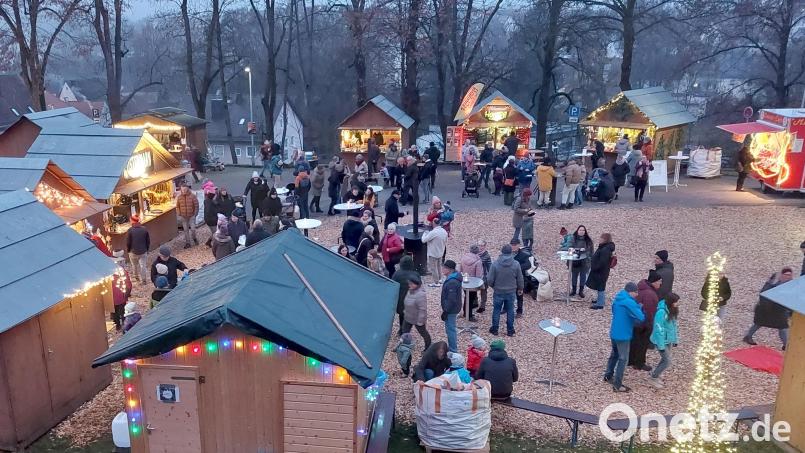 Die Atmosphäre auf der Schanze ist einmalig, auch im frühen Nachmittag, wenn es noch etwas ruhiger zugeht. Bild: mfh