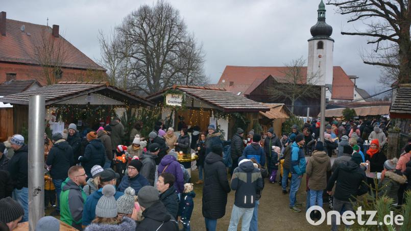 Ähnlich wie in den vergangenen Jahren erwarten die Leonberger für diesen Sonntag wieder ein großes Besucheraufkommen beim 8. Leonberger Weihnachtsmarkt auf dem Leonhardi-Parkplatz. Ab 13 Uhr hat der liebevoll eingerichtete Markt geöffnet, der Eintritt ist frei. Archivbild: jr