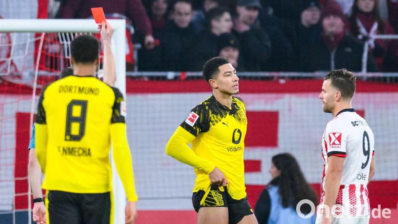 Sah für eine Notbremse die Rote Karte: Dortmunds Jobe Bellingham (M.). Bild: Tom Weller/dpa