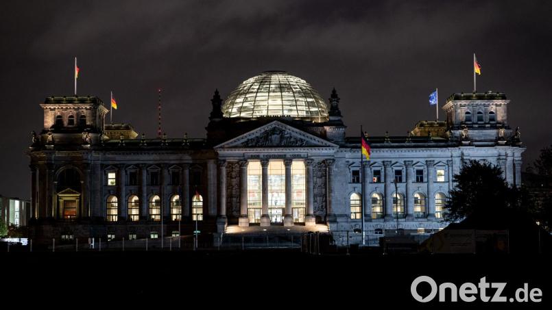 Der Bundestag kämpfte am Montag mit einem Ausfall des Internets. (Archivbild) Bild: Fabian Sommer/dpa