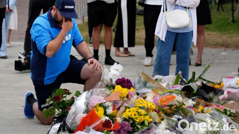 Wut, Trauer und Empörung bestimmen weiter den Alltag vieler in Sydney nach dem Attentat mit 15 Toten. Bild: Mark Baker/AP/dpa