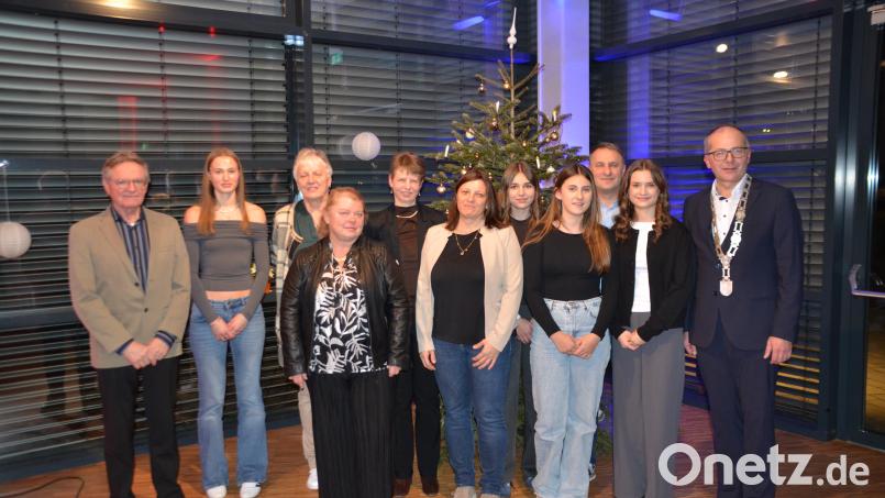 Zahlreiche Sportler freuten sich über eine Ehrung der Stadt Kemnath. Bild: ak