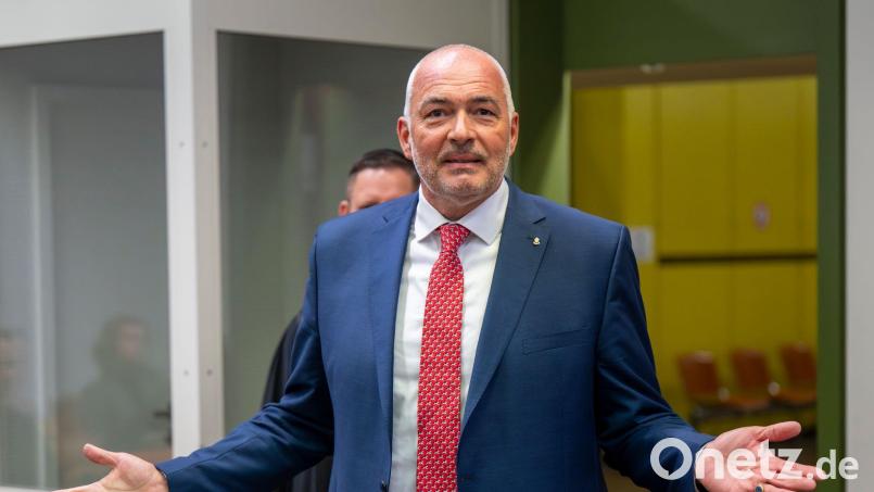 Ist Axel Fischer verhandlungsunfähig oder nicht? Das soll nun ein Sachverständiger klären. (Archivbild) Bild: Peter Kneffel/dpa